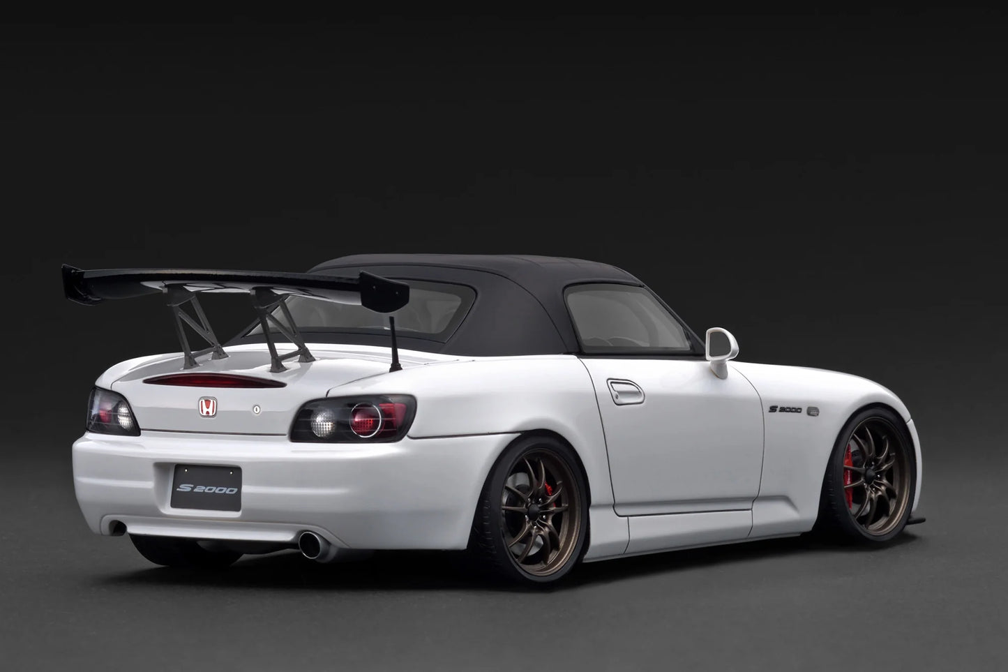 IG3917 Honda S2000 (AP1) White 1/18 Ignition Model