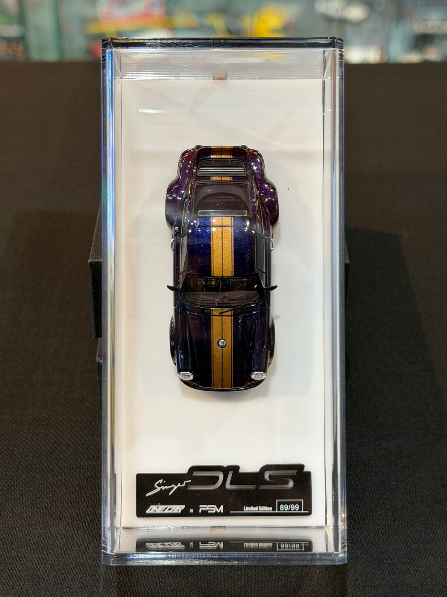 One Car x PSM 1/64 - Porsche Singer DLS (Chameleon Carbon)