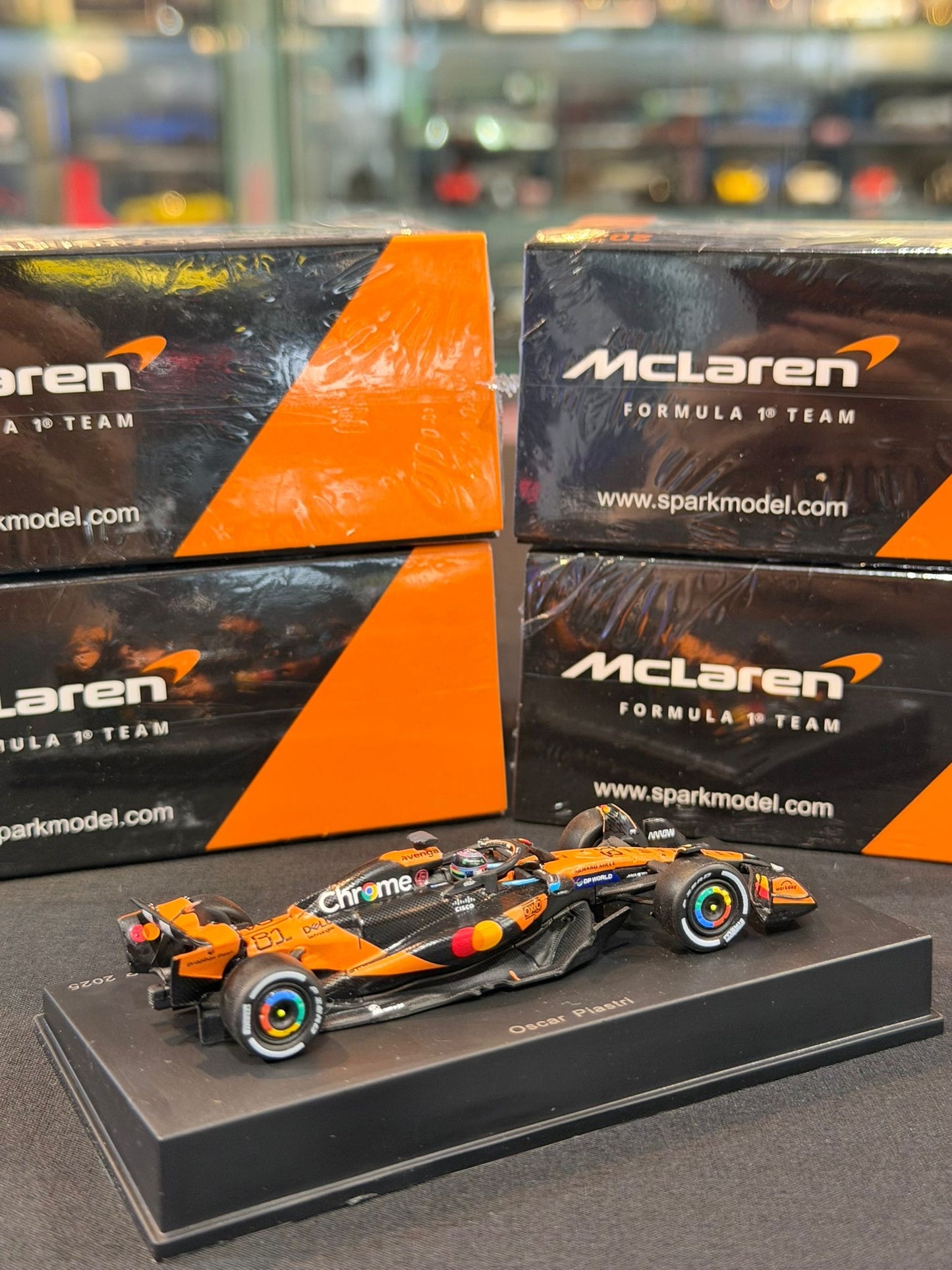 Spark 1/64 McLaren MCL39 No.81 F1 Winner Chinese GP 2025 Oscar Piastri
