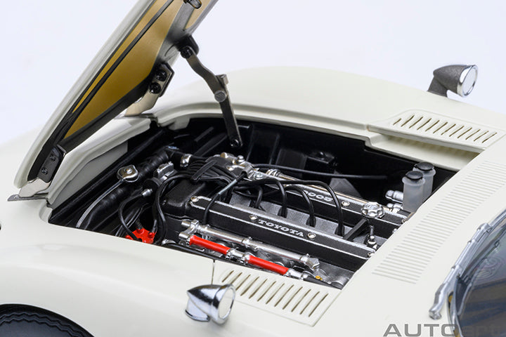 AUTOart 1/18 Toyota 2000GT 1967 (White) 79546