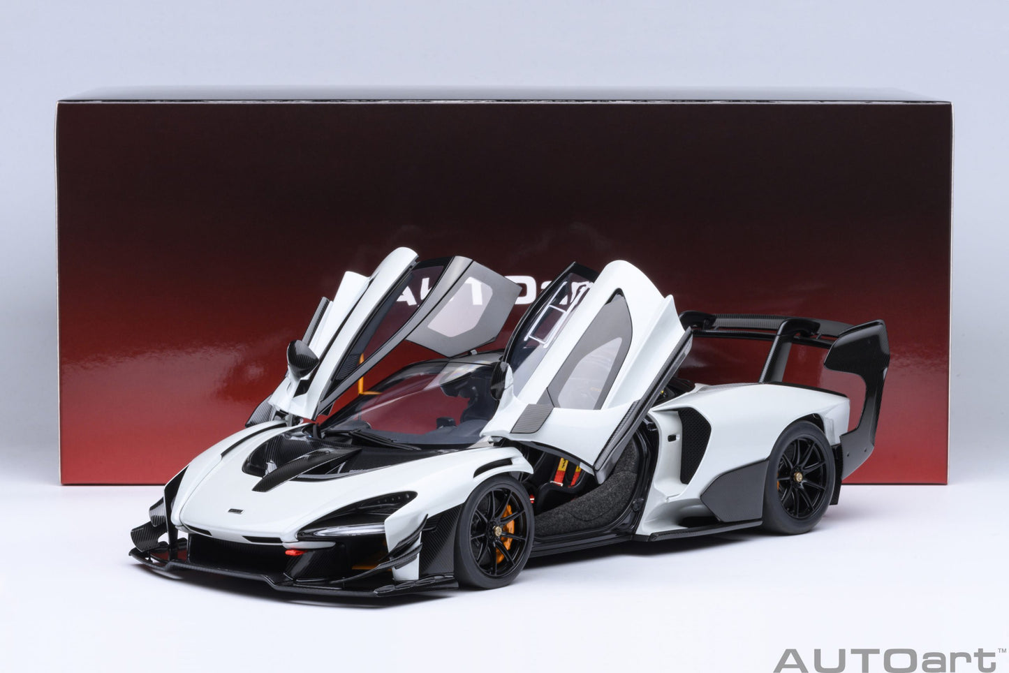 AUTOart 1/18 McLaren Senna GTR (Silica White)