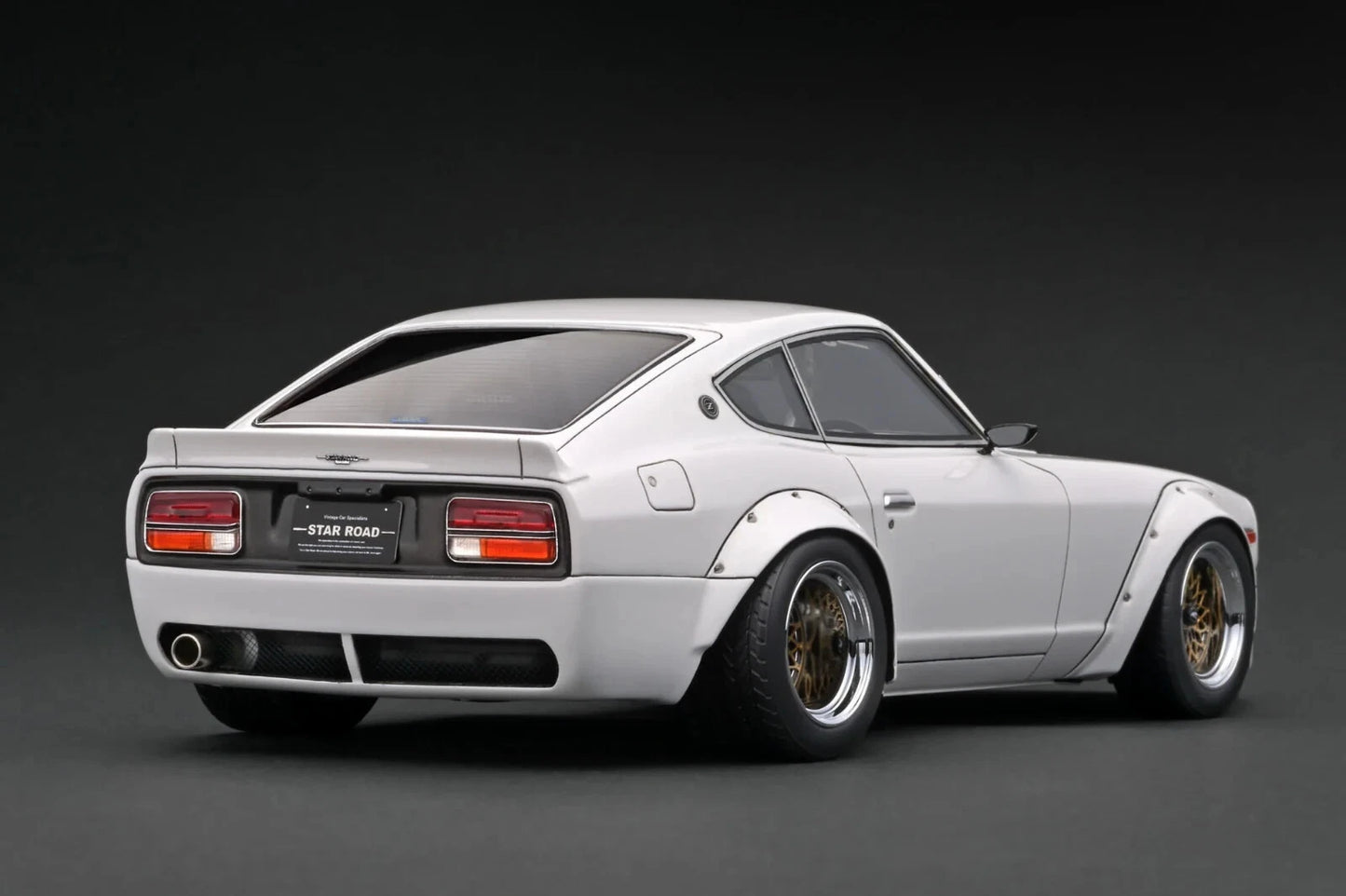 IG3115 Nissan Fairlady Z (S30) STAR ROAD White 1/18 Ignition Model