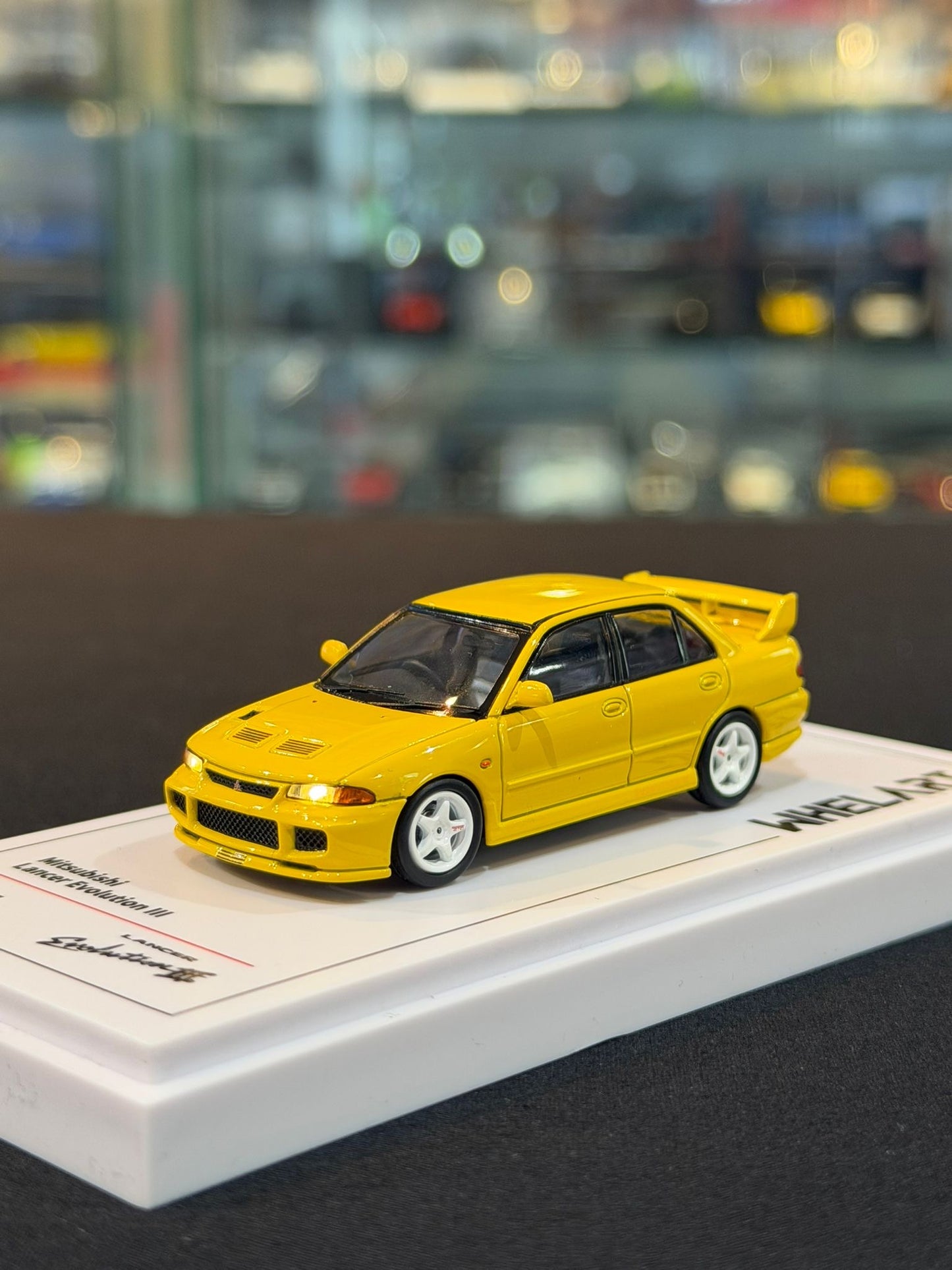 WHELART 1/64 Mitsubishi Lancer Evolution III (Yellow) Light Up Model