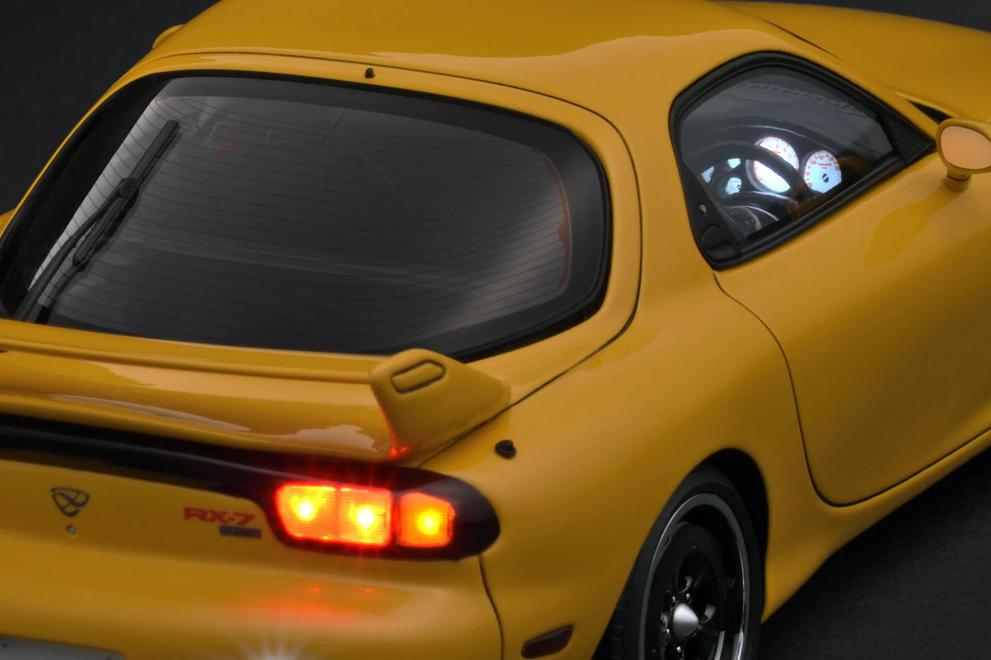 IG3940 INITIAL D Mazda RX-7 Mazda Speed A-spec (FD3S) Yellow - Sound/LED Ver. 1/18 Ignition Model