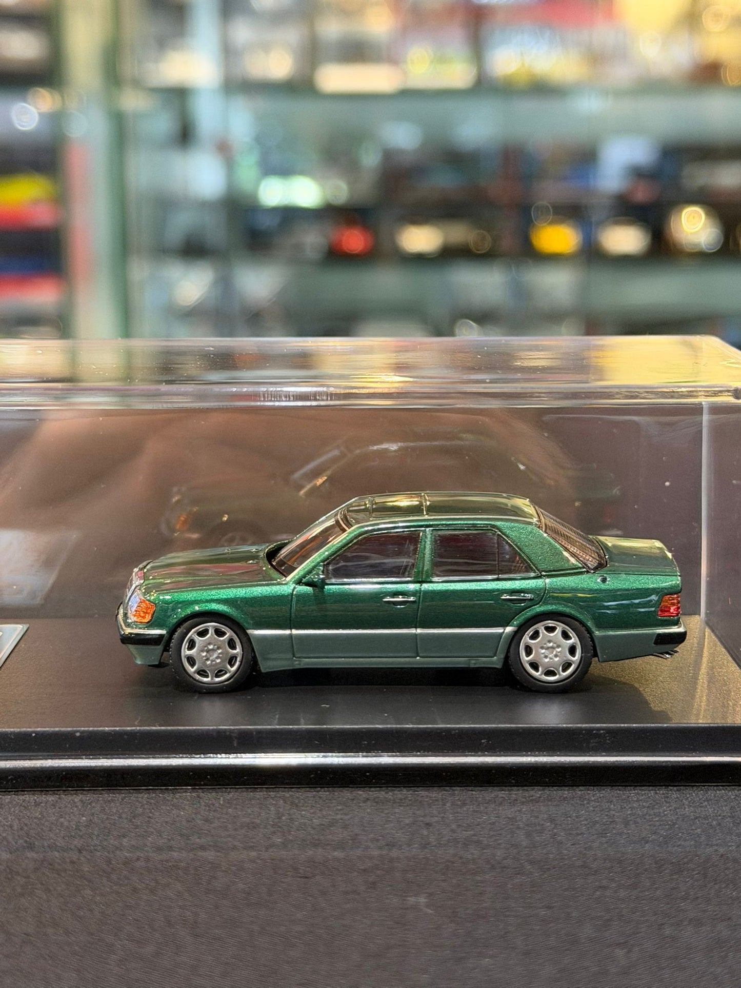 Mercedes-Benz W124 500E