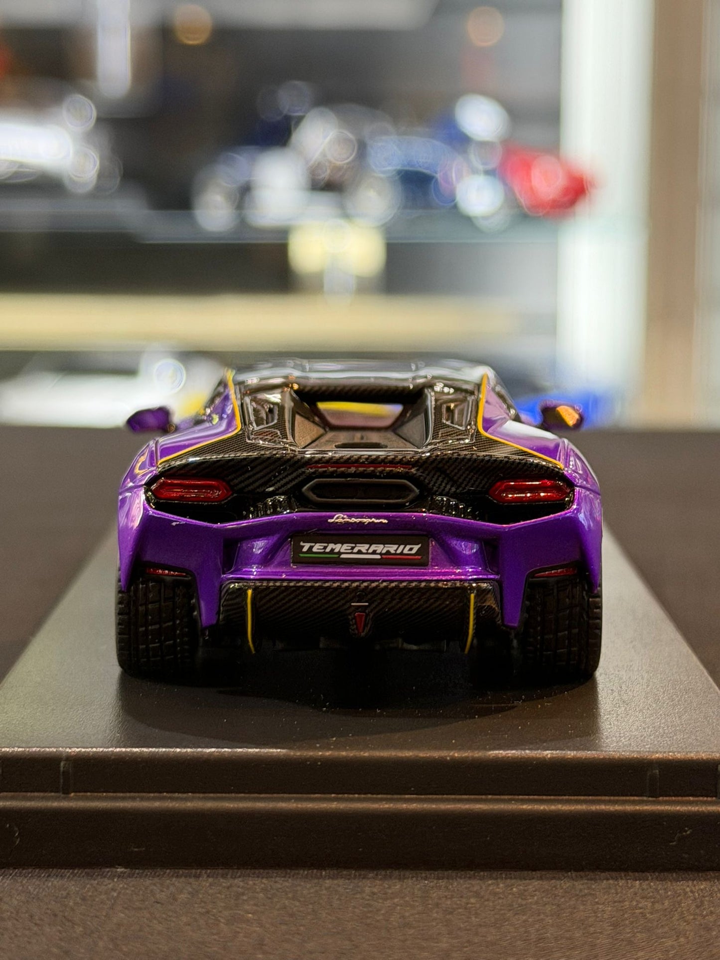 Looksmart 1/43 Lamborghini Temerario Alleggerita Package (Viola Pasifae)