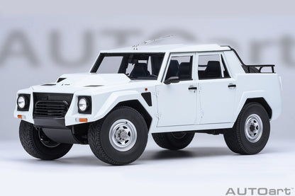 AUTOart 1/18 Lamborghini LM002 (Bianco Polo Park) ETA October