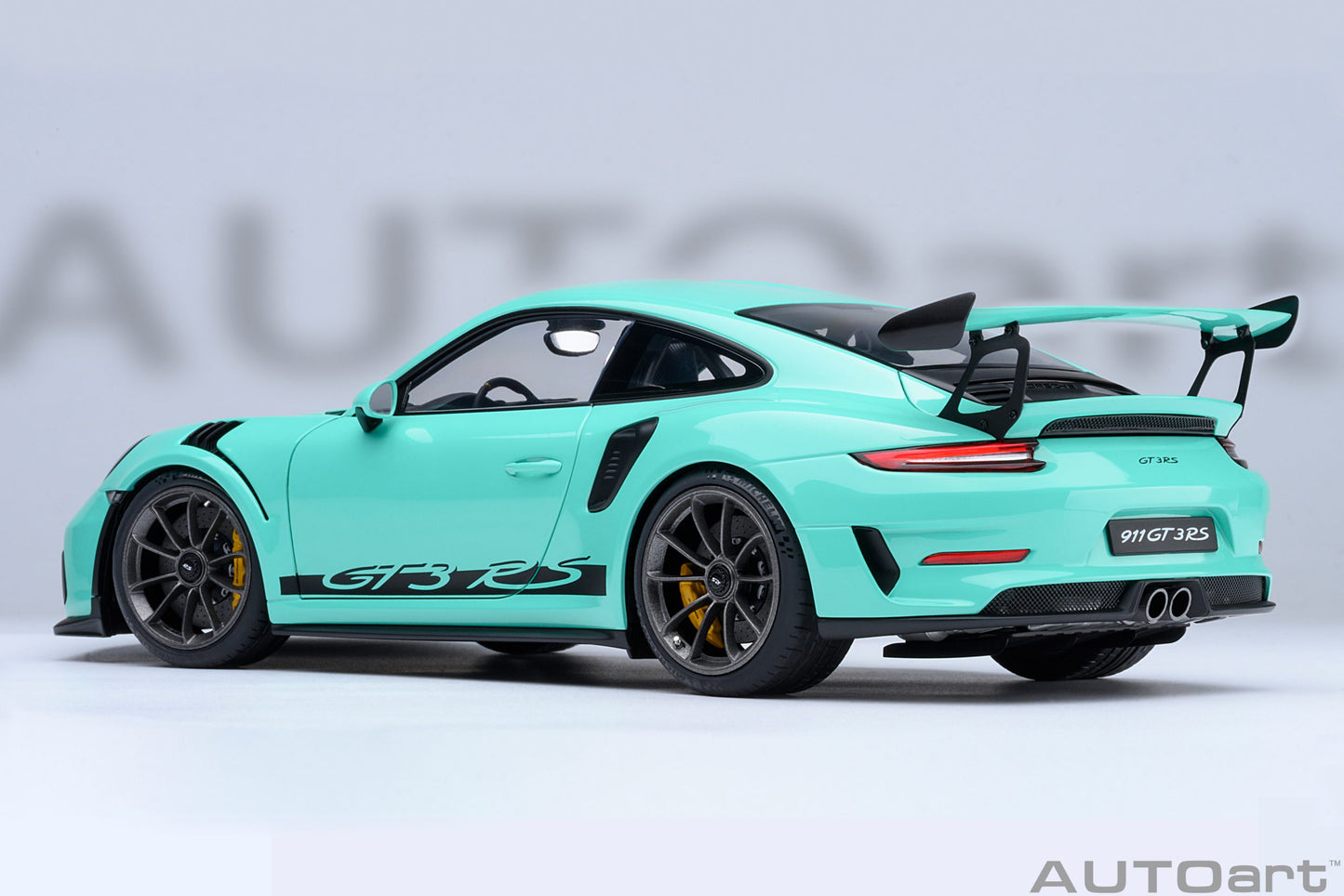 AUTOart 1/18 Porsche 911 (991.2) GT3RS (Mint Green)