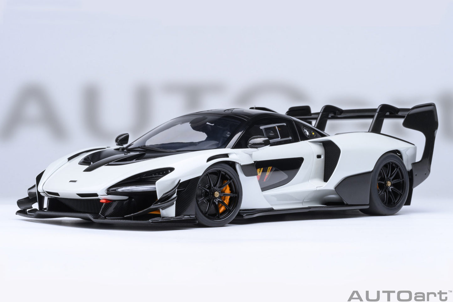 AUTOart 1/18 McLaren Senna GTR (Silica White)