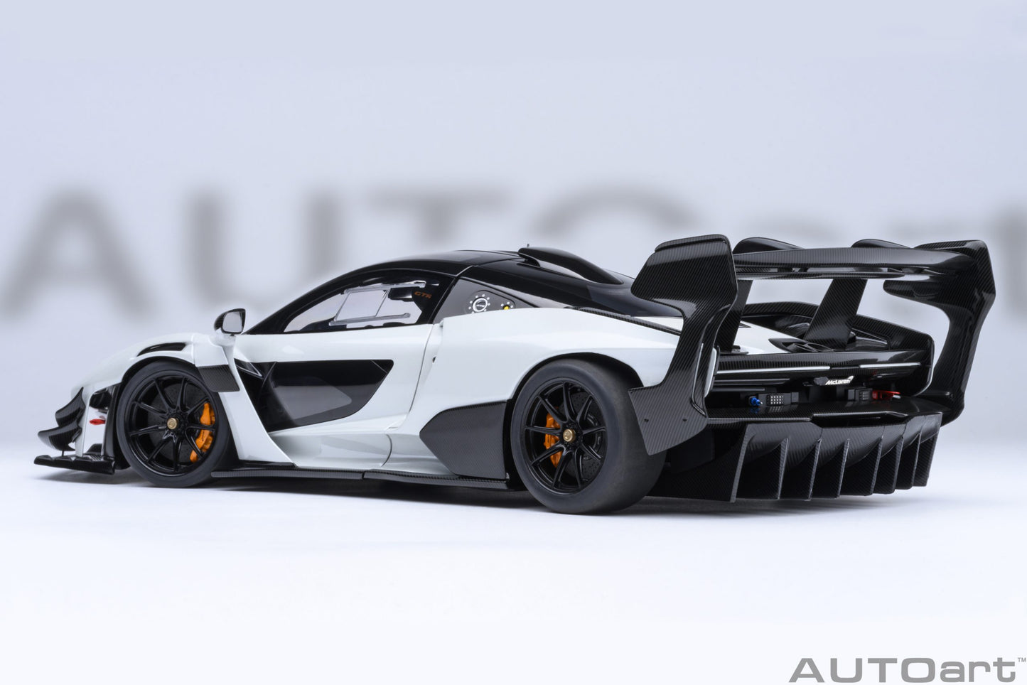 AUTOart 1/18 McLaren Senna GTR (Silica White)