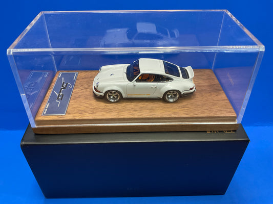 Deepmaker 1/64 Porsche Singer DLS (White)
