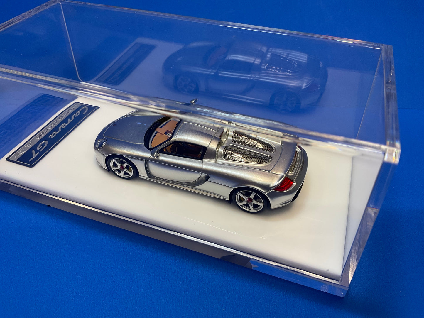 Car Lounge 1/64 Porsche Carrera GT Silver