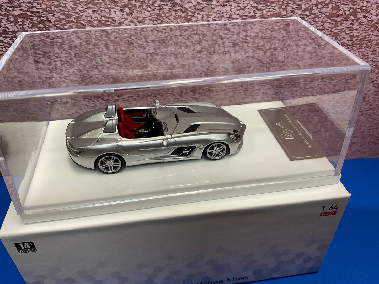 1/64 Mercedes-Benz SLR McLaren Sterling Moss