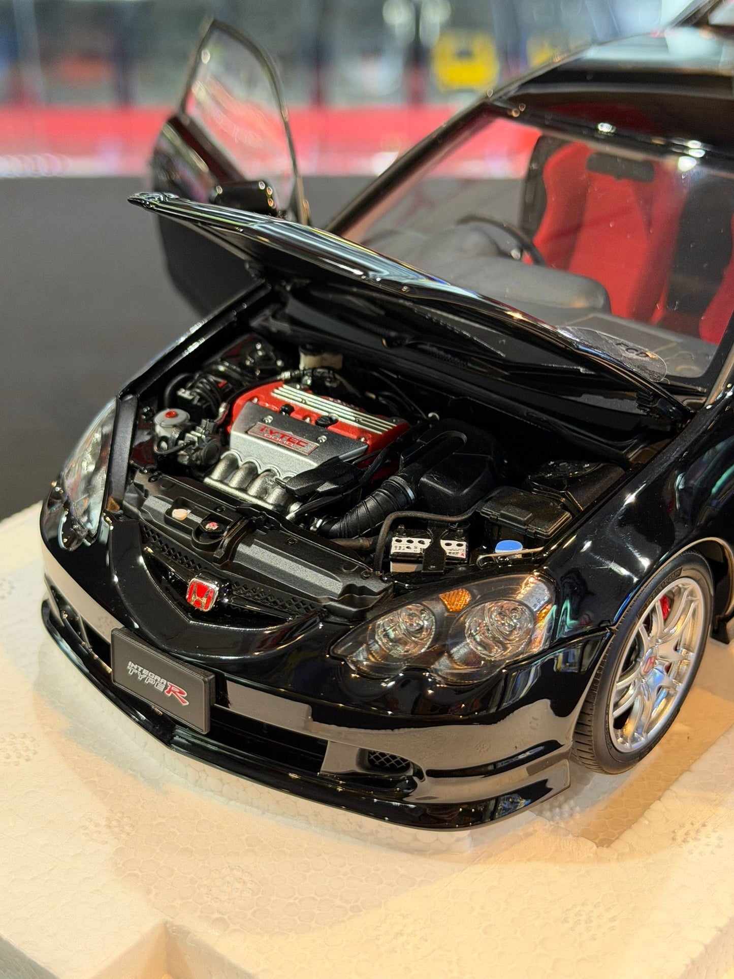 LCD Model 1/18 Honda Integra Type R