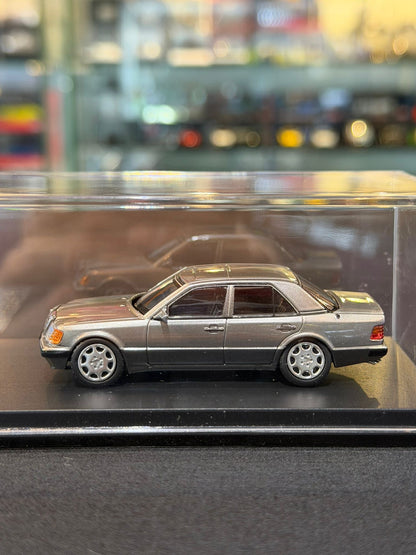 Mercedes-Benz W124 500E