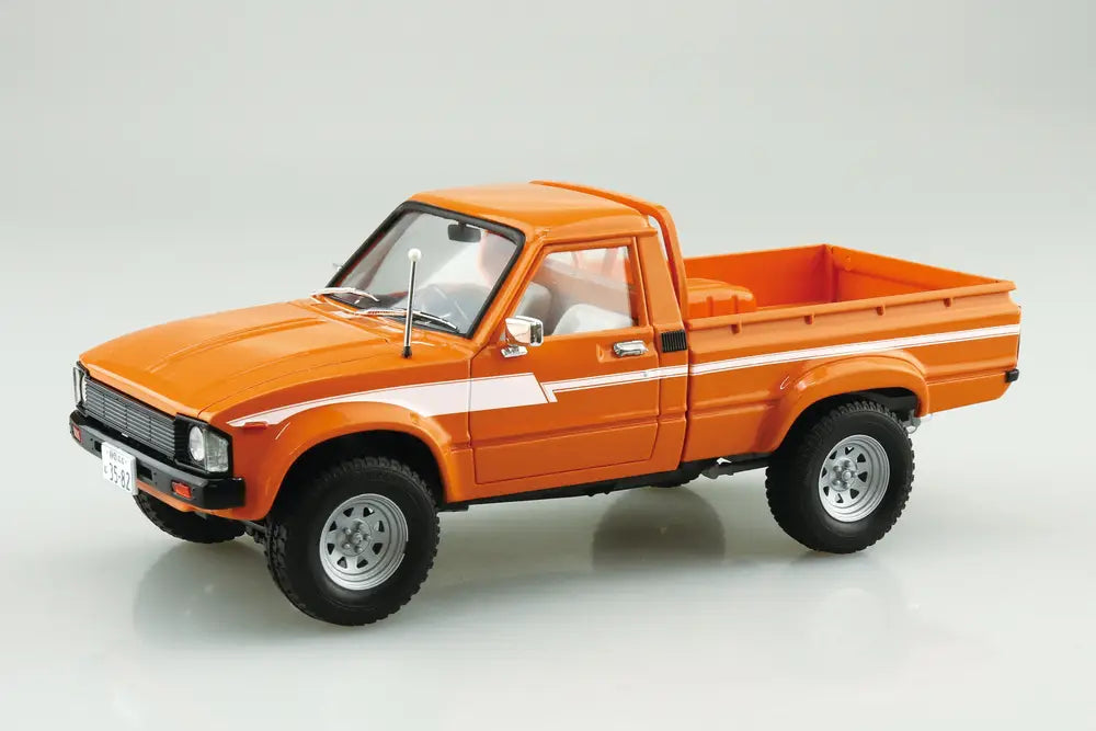 Aoshima 1/24 Toyota Hilux Lift Up Custom (RN30) 1978