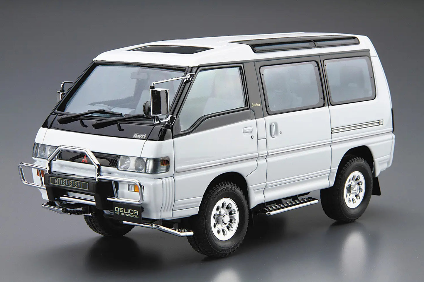 Aoshima 1/24 Mitsubishi P35W Delica Star Wagon '91