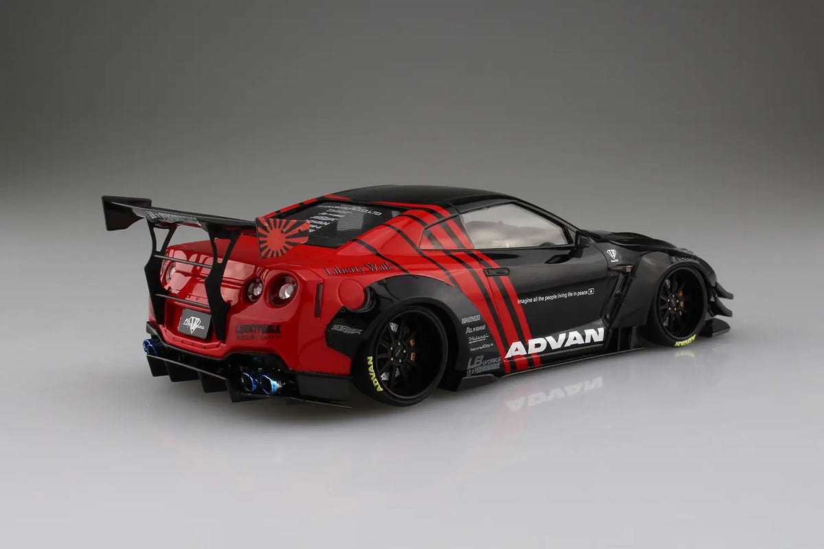 Aoshima 1/24 Liberty Walk LB ★ Works Nissan R35 GT-R Type 2 Ver.2