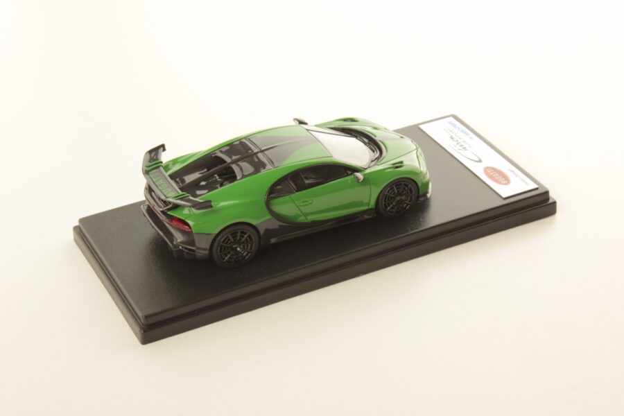 Looksmart 1/43 Bugatti Chiron Pur Sport (Viper Green)