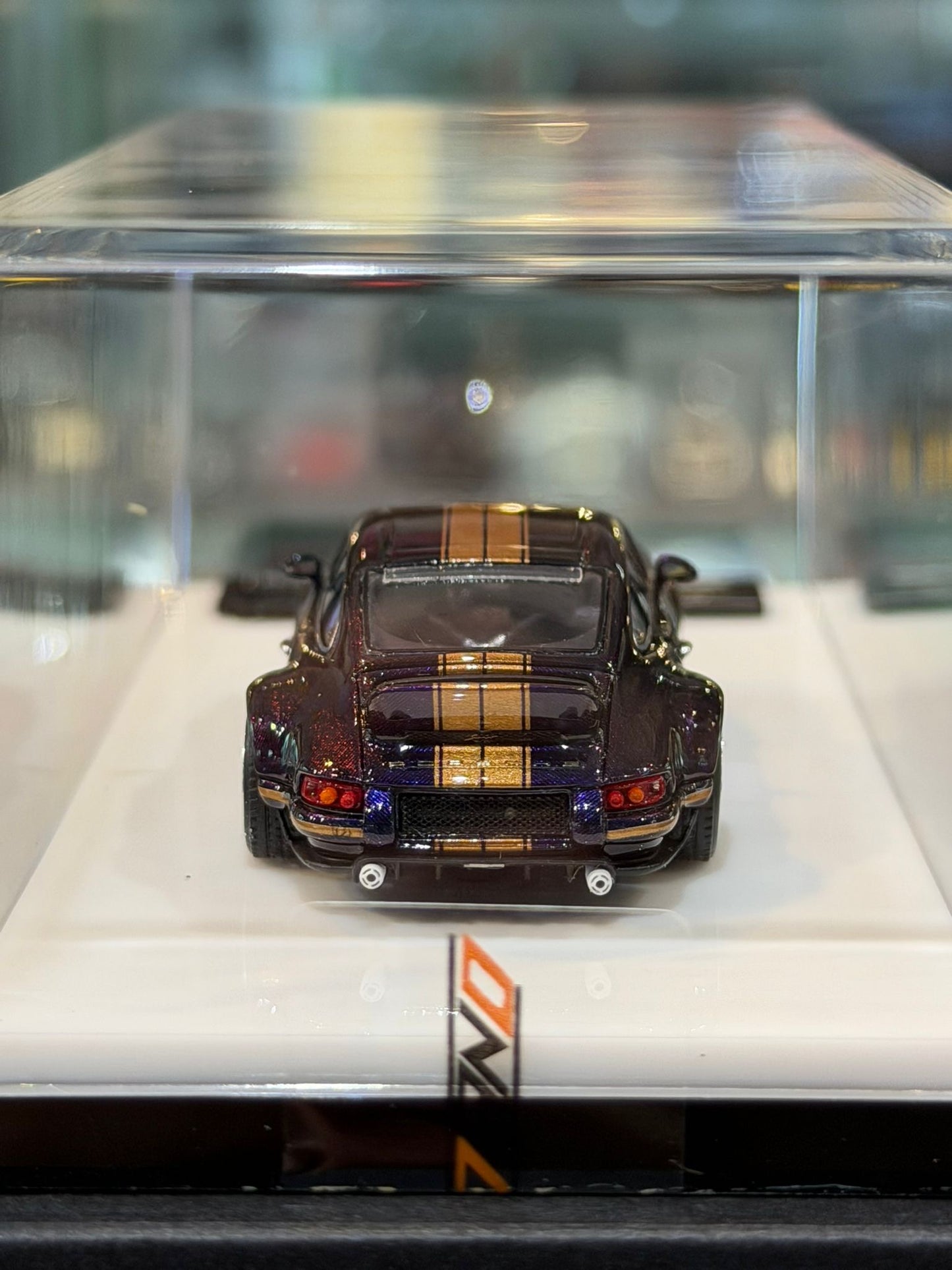 One Car x PSM 1/64 - Porsche Singer DLS (Chameleon Carbon)