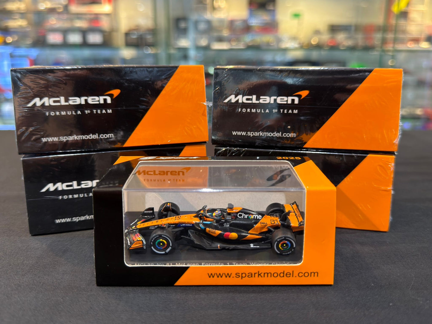Spark 1/64 McLaren MCL39 No.81 F1 Winner Chinese GP 2025 Oscar Piastri