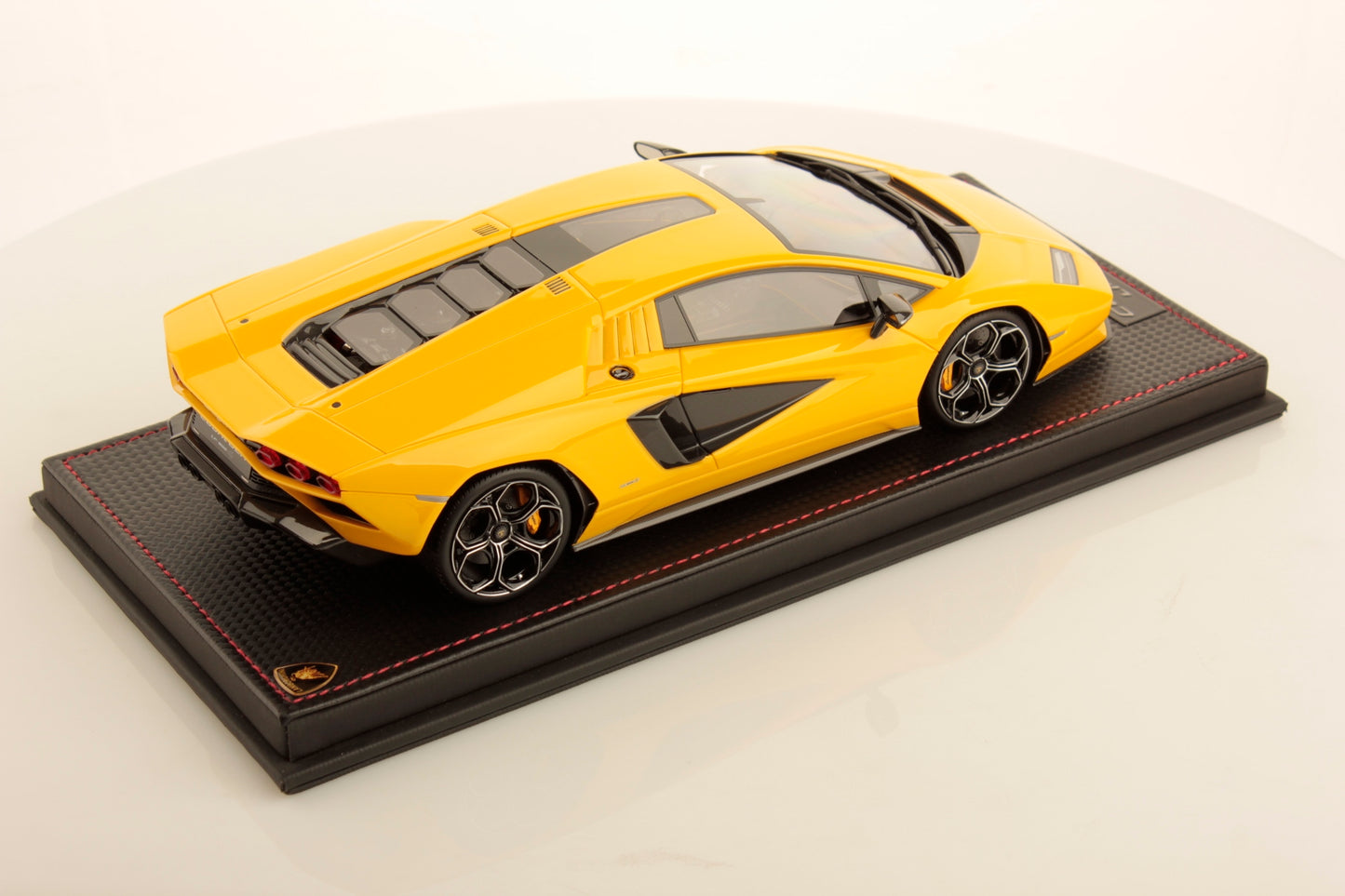 MR Collection 1/18 Lamborghini Countach LPI 800-4 (Giallo)