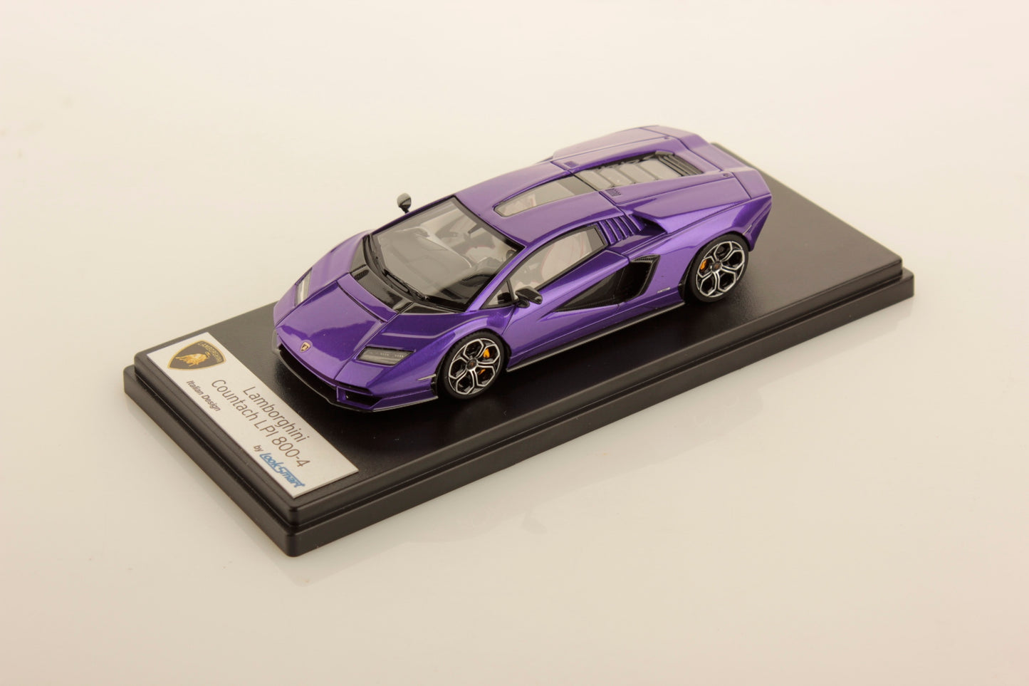 Looksmart 1/43 Lamborghini Countach LPI-800-4 (Viola Pasifae)