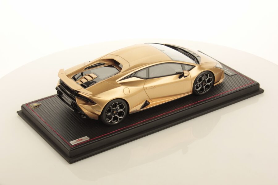 MR Collection 1/18 Lamborghini Huracán Tecnica (Oro Elios)