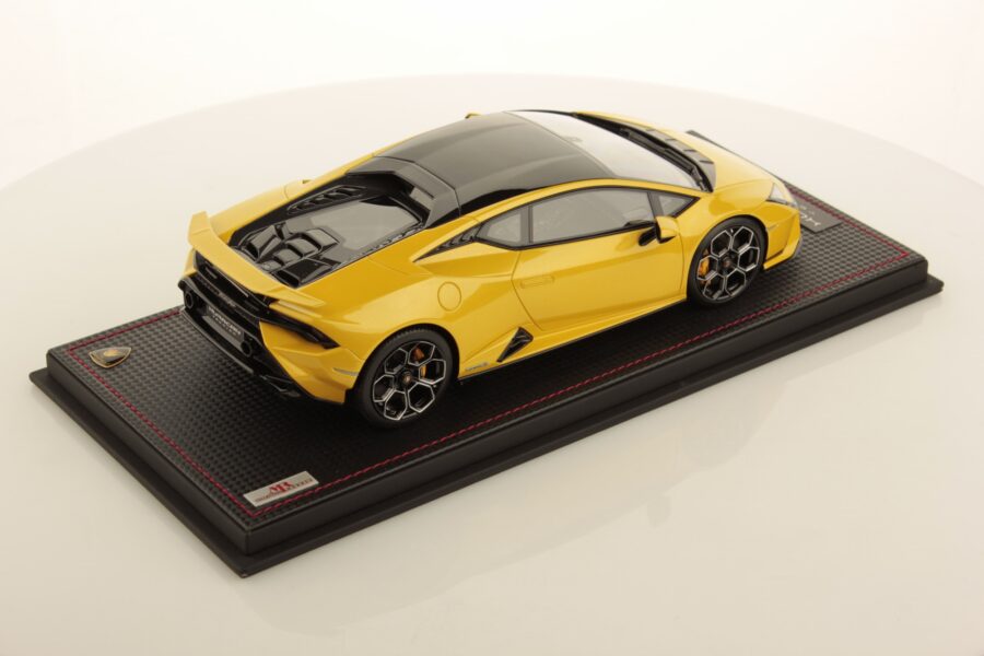 MR Collection 1/18 Lamborghini Huracán Tecnica (Giallo Belenus)