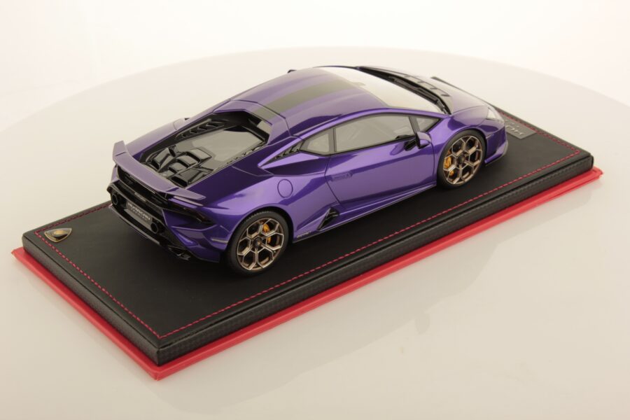 MR Collection 1/18 Lamborghini Huracán Tecnica (Viola Pasifae with Black Livery)