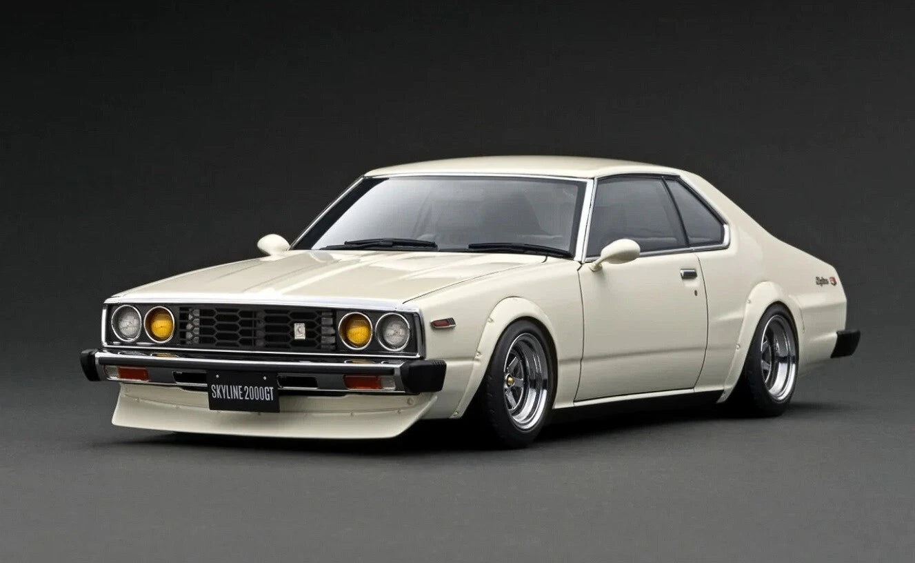 IG3231 Nissan Skyline 2000 GT-ES (C210) White 1/18 Ignition Model
