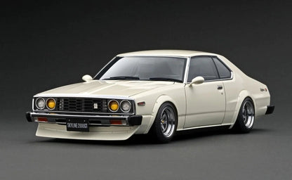 IG3231 Nissan Skyline 2000 GT-ES (C210) White 1/18 Ignition Model