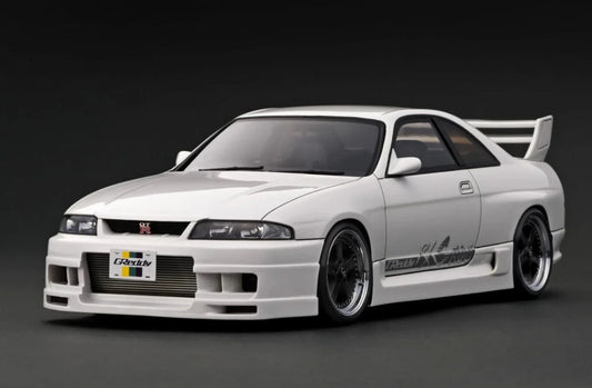 IG3129 GReddy Nissan Skyline GT-R (BCNR33) Pearl White 1/18 Ignition Model