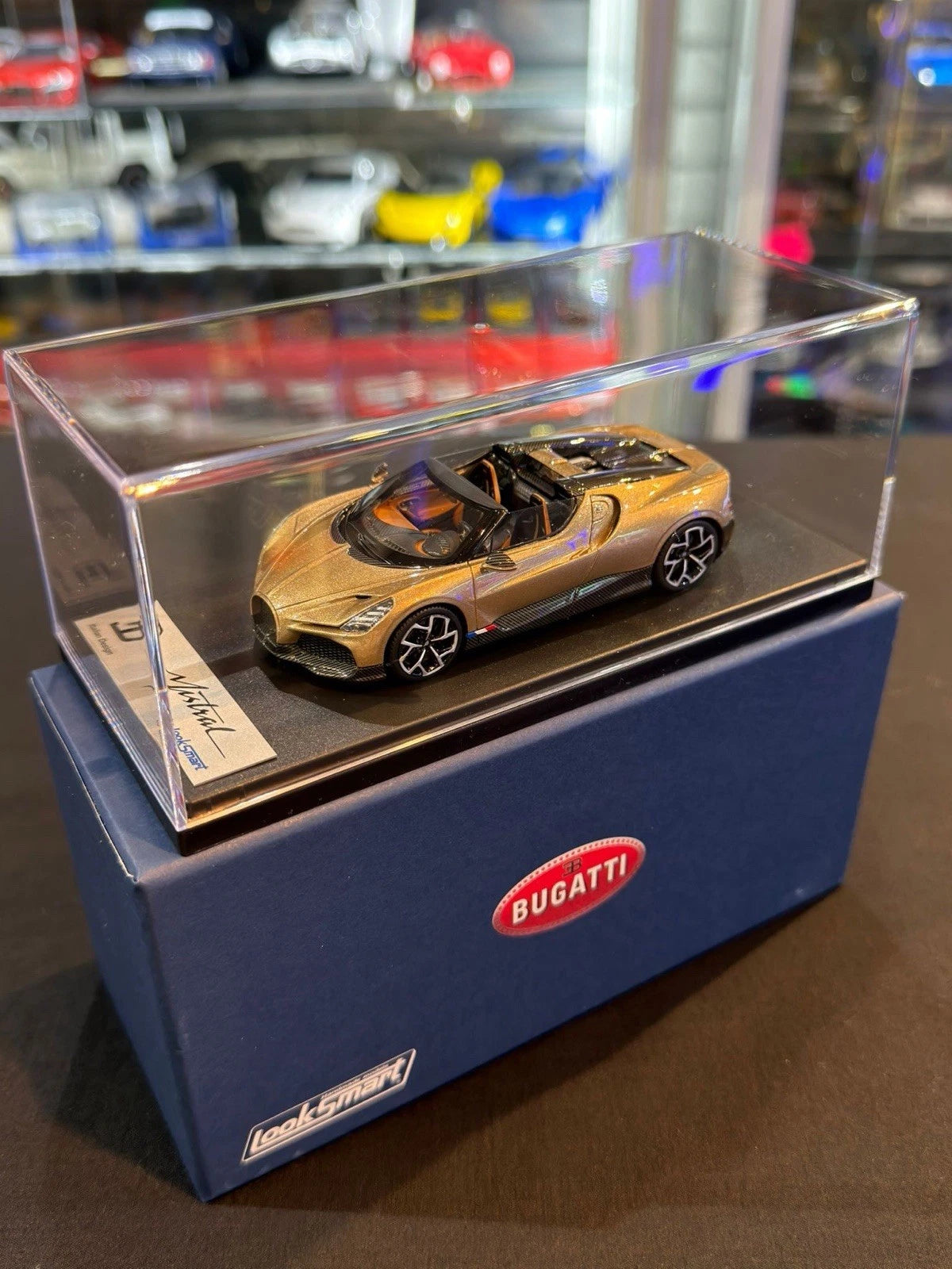 Looksmart 1/43 Bugatti W16 Mistral (Doré)