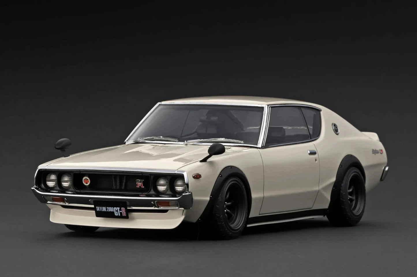 IG3456 Nissan Skyline 2000 GT-R (KPGC110) Ivory White 1/18 Ignition Model