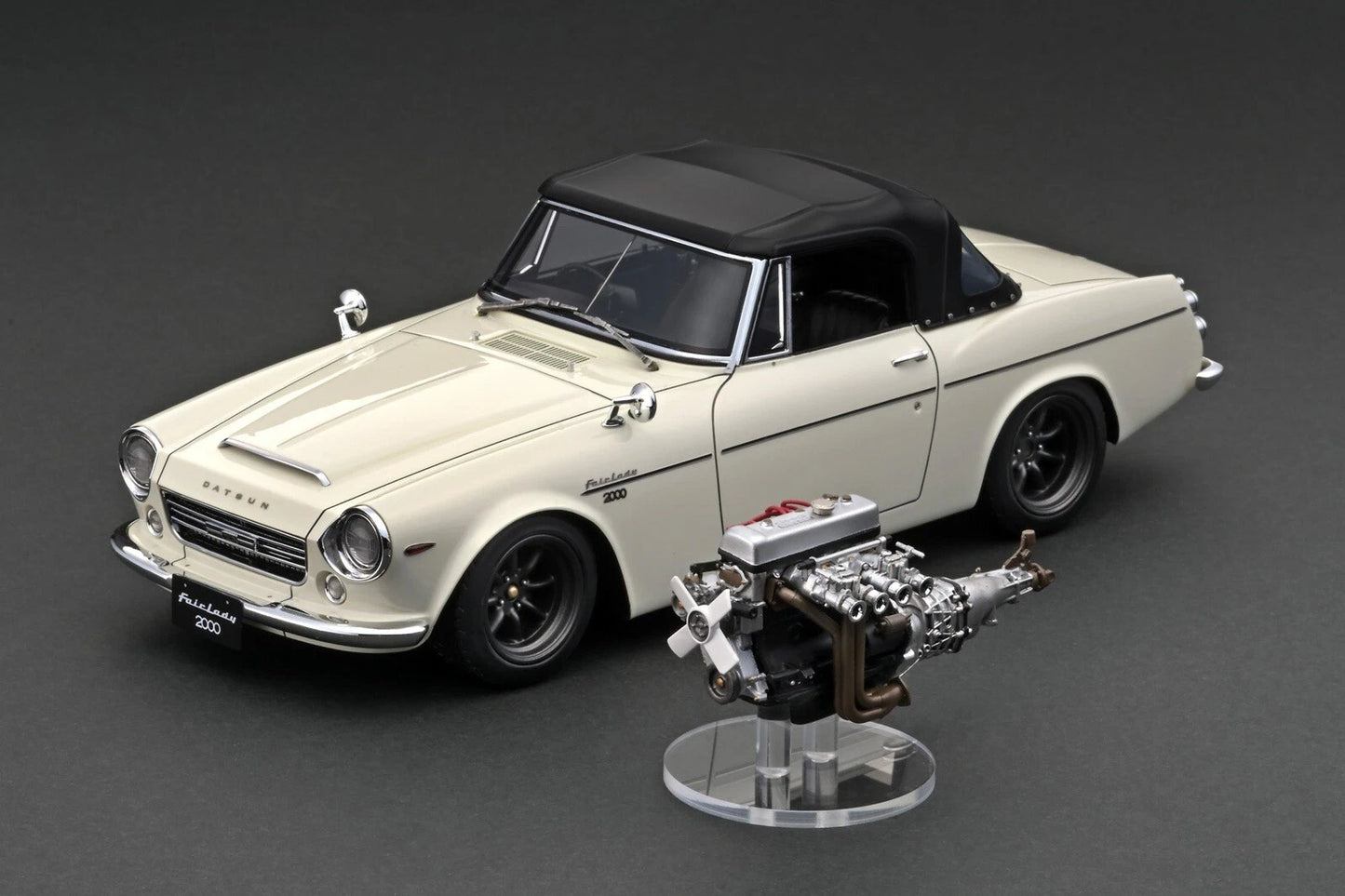 IG2708 DATSUN Fairlady 2000 (SR311) White w/U20 Engine 1/18 Ignition Model