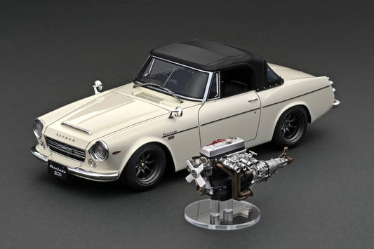 IG2708 DATSUN Fairlady 2000 (SR311) White w/U20 Engine 1/18 Ignition Model