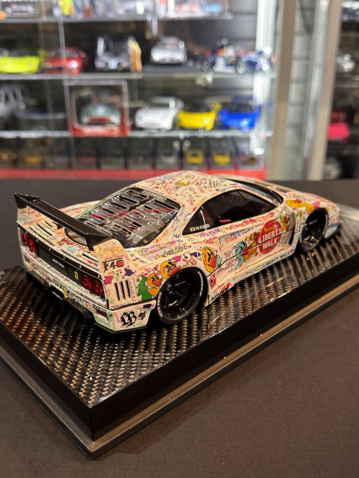 BBA Model 1/18 Ferrari F40 Liberty Walk (LBWK) Graffiti Livery w/Acrylic Case