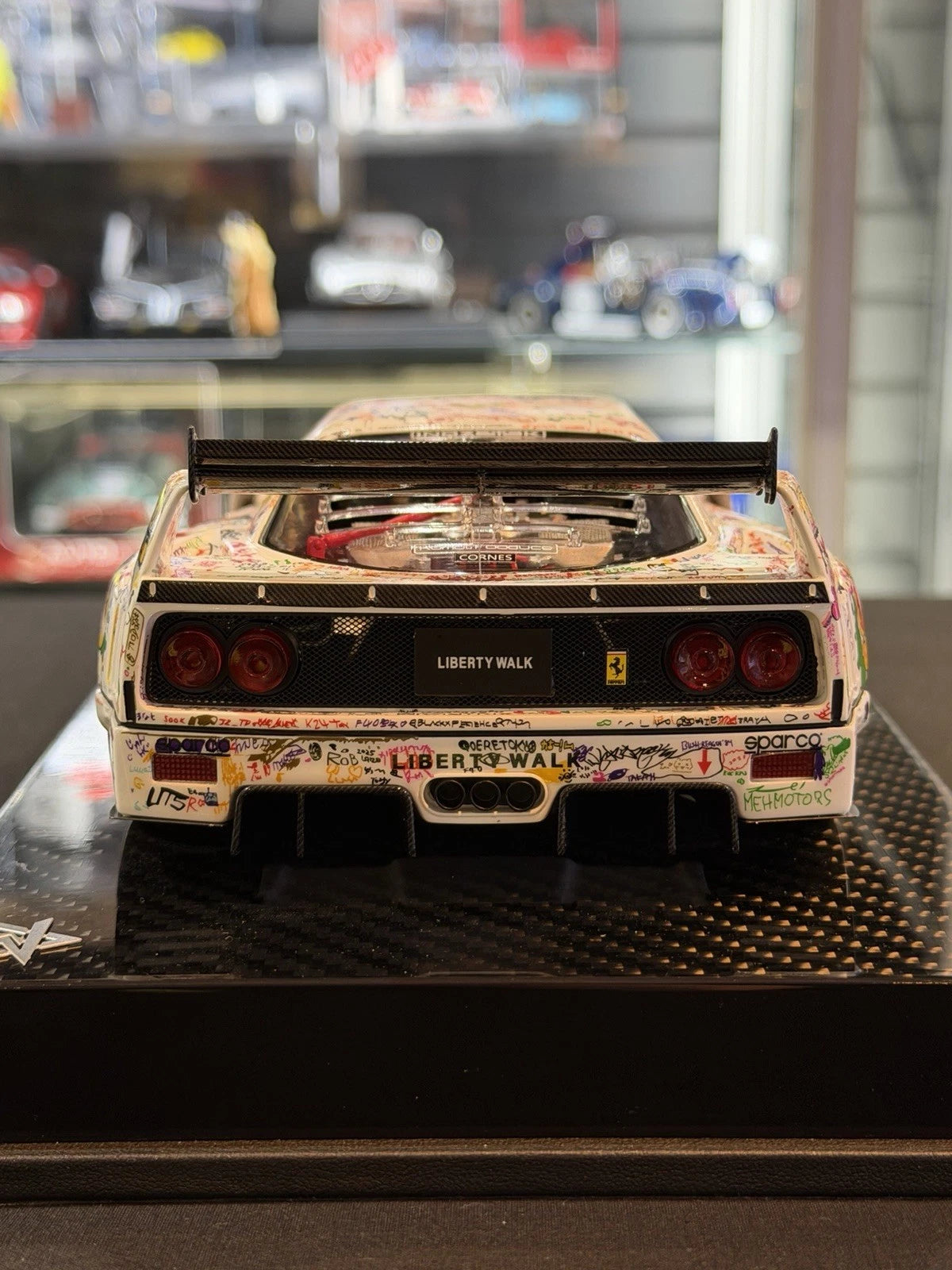 BBA Model 1/18 Ferrari F40 Liberty Walk (LBWK) Graffiti Livery w/Acrylic Case