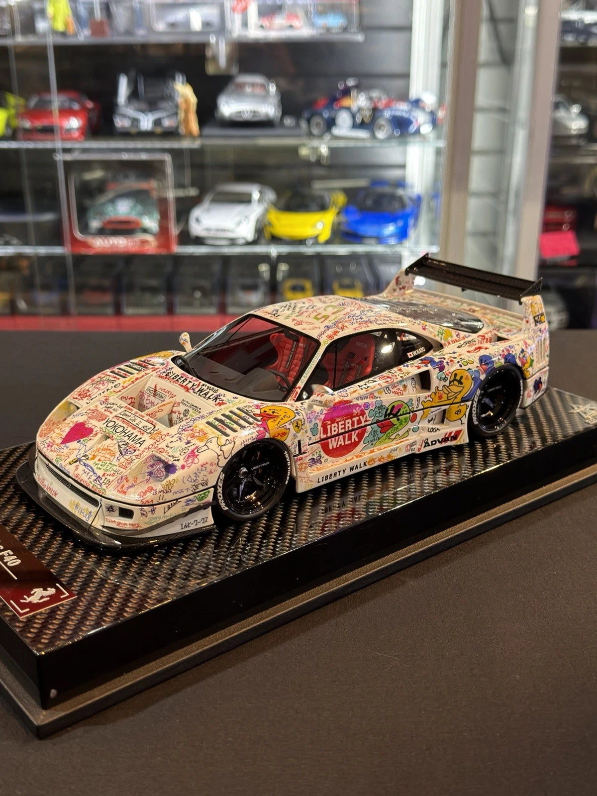 BBA Model 1/18 Ferrari F40 Liberty Walk (LBWK) Graffiti Livery w/Acrylic Case