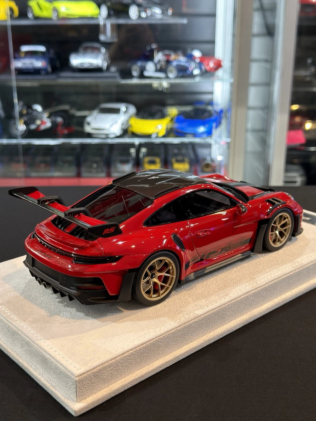 Fuelme 1/18 Porsche 911 GT3RS (992) Guards Red - Limited Model