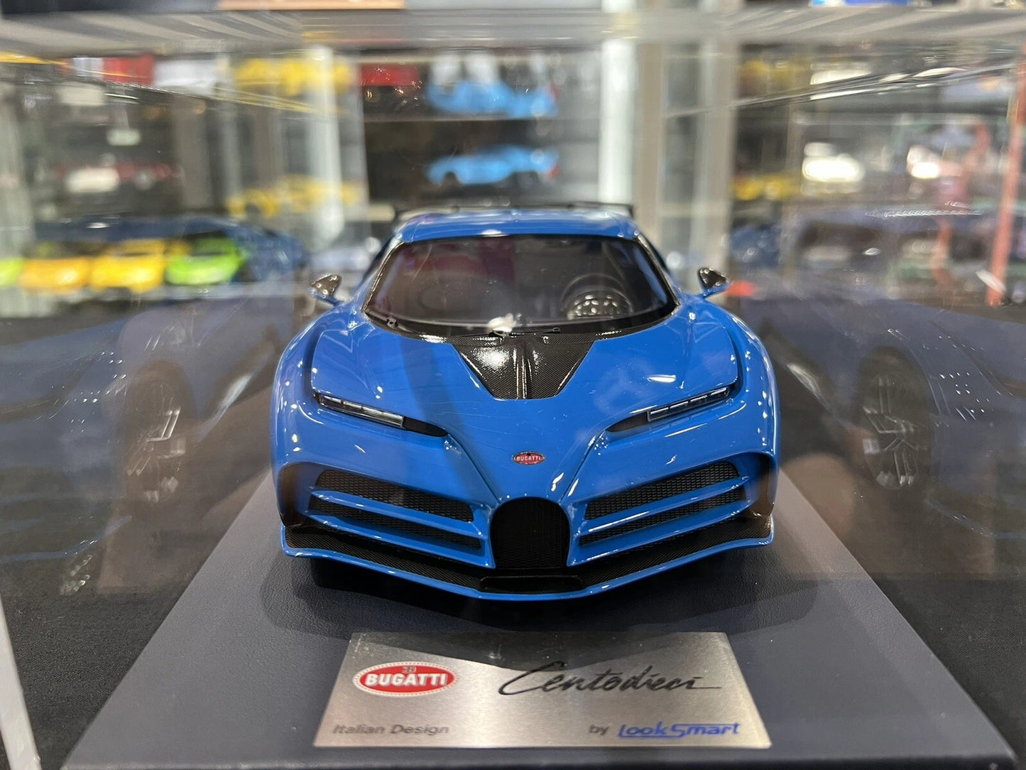 Looksmart 1/18 Bugatti Centodieci (Agile Bleu)