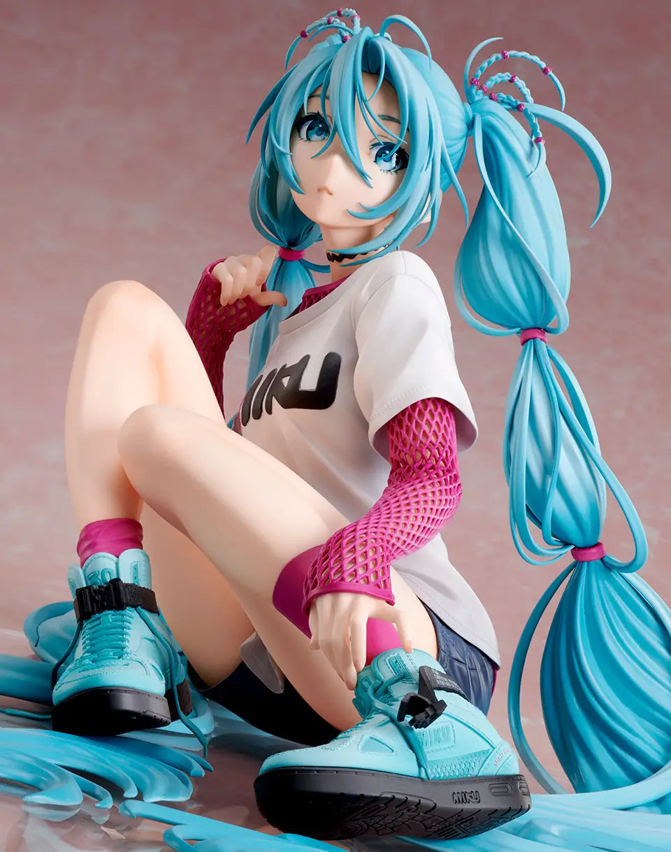 Hatsune Miku x Mai Yoneyama 'Latest Street Style' 1/4 Scale Figure
