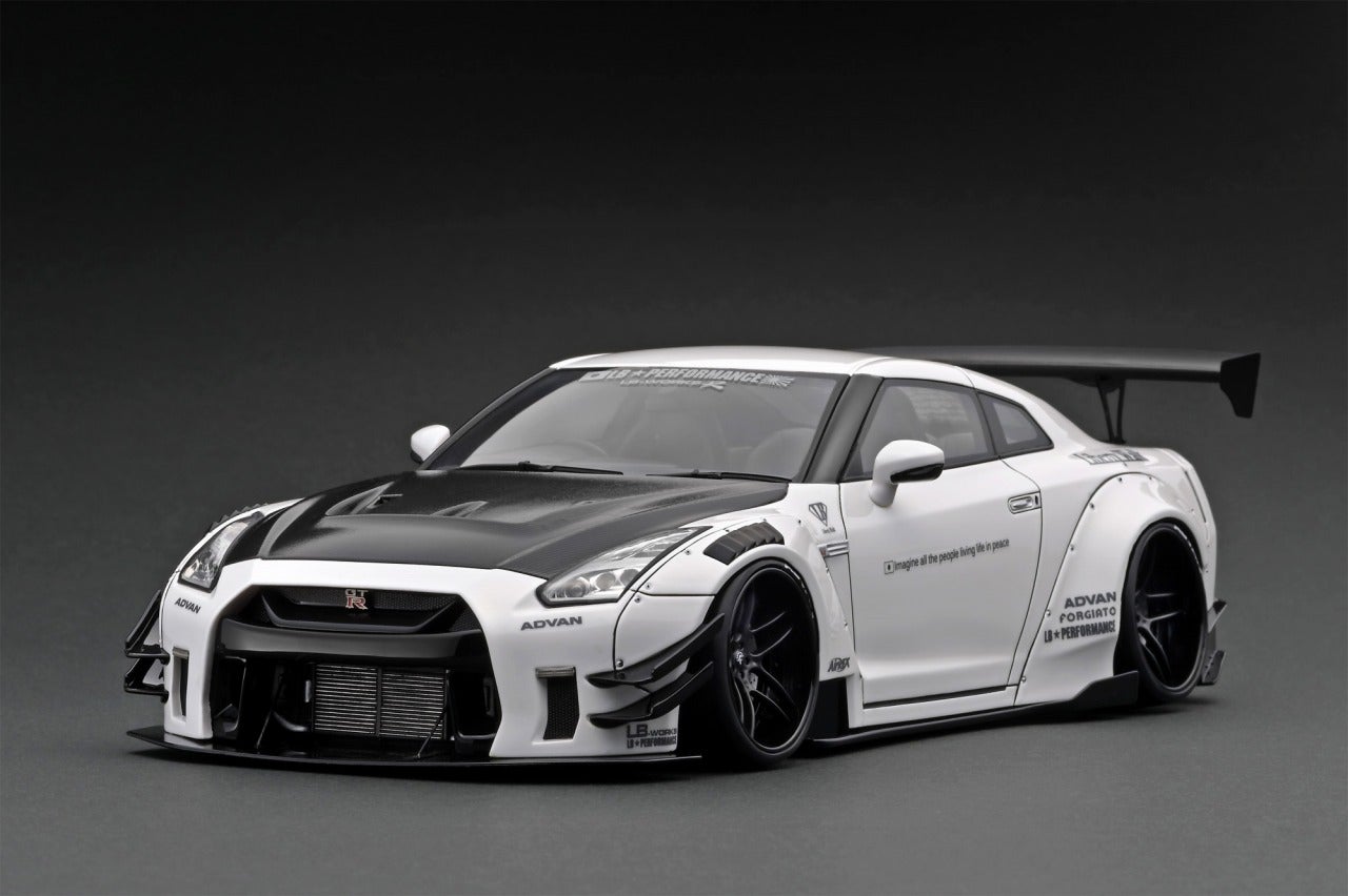 IG2342 LB-WORKS Nissan GT-R R35 Type 2 (White) 1/18 Ignition Model