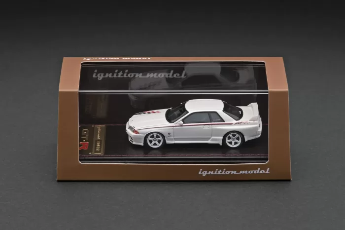 IG2688 Nissan Skyline GT-R Nismo (R32) White 1/64 Ignition Model - Image 2