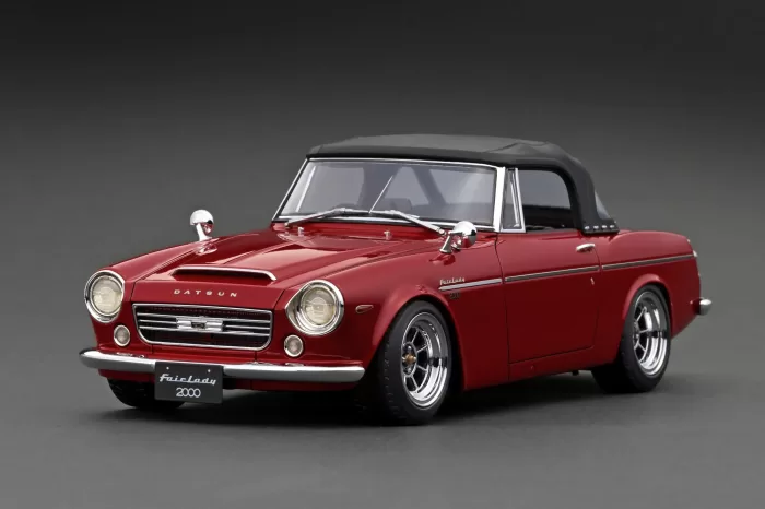 IG2710 DATSUN Fairlady 2000 (SR311) Burgundy Red 1/18 Ignition Model