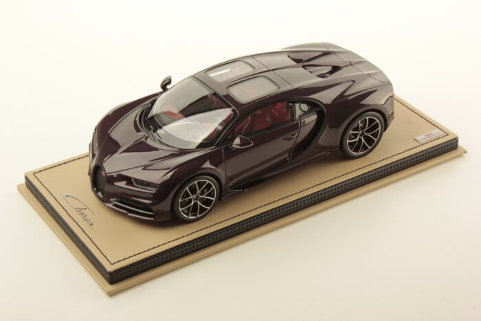 MR Collection 1/18 Bugatti Chiron Sky View (Red Carbon/Black) BUG08E
